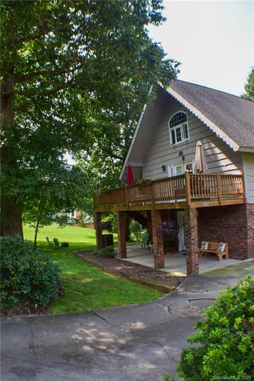 Property image 2 of 206 Merrywood Drive in Oakmont, Lenoir, NC 28645