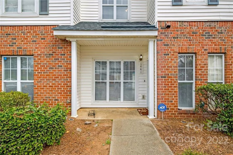 6441 Mallard View Lane