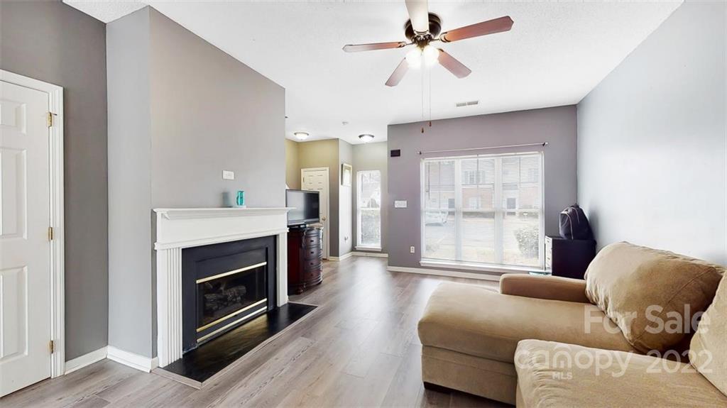 Property image 3 of 6441 Mallard View Lane in Mallard Square, Charlotte, NC 28269
