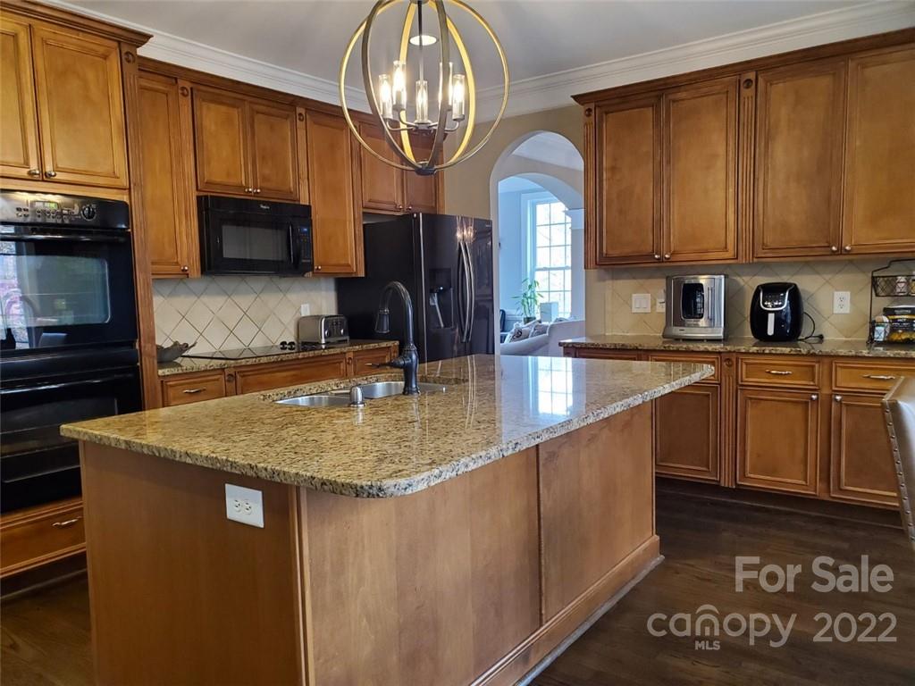 Property image 5 of 2808 Scarborough Court in Glenmoor, Gastonia, NC 28054