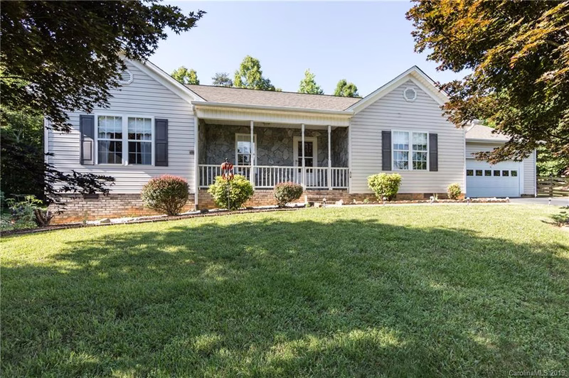 River Run, Hickory Community