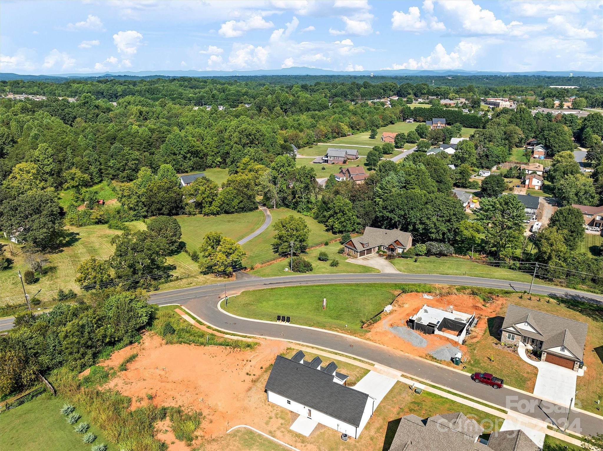 Property image 2 of 4953 Southview Drive in Wallaces View, Hickory, NC 28602