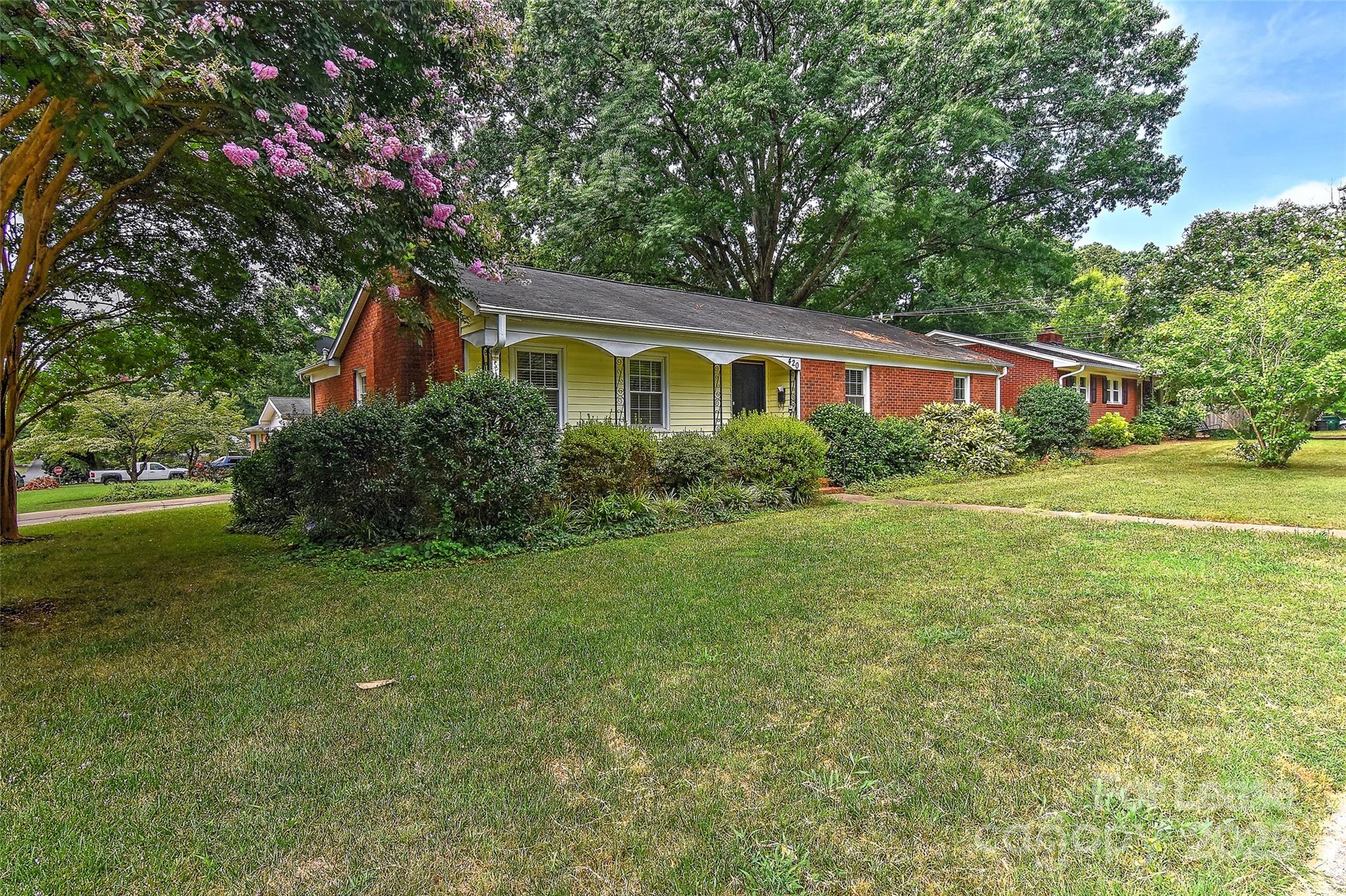 Property image 3 of 420 Seneca Place in Madison Park, Charlotte, NC 28210