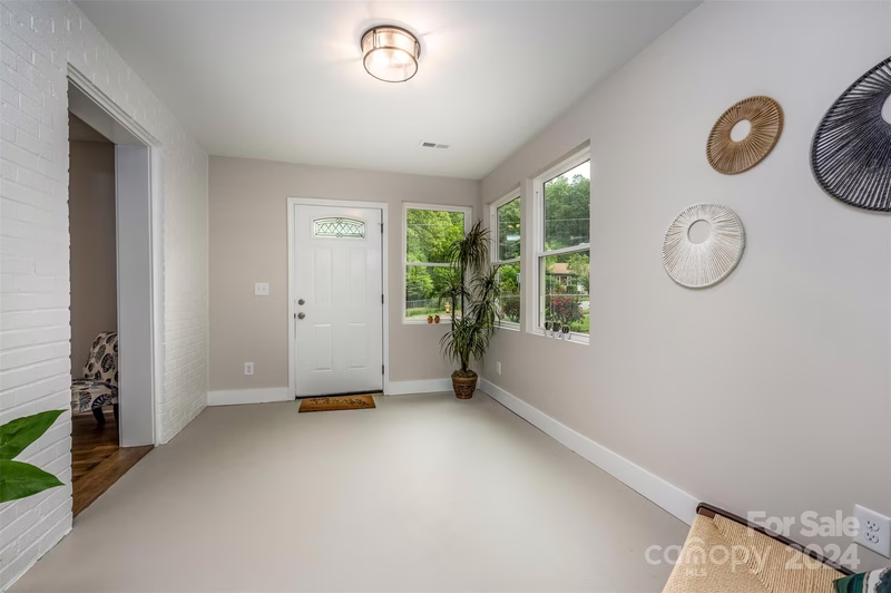 Property image 2 at 369 Euclid Avenue, Statesville, NC 28677