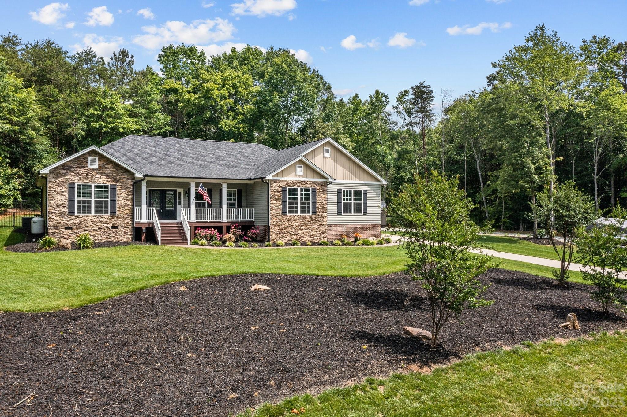Property image 2 of 8800 Dog Leg Road in Sherwood Shores, Sherrills Ford, NC 28673