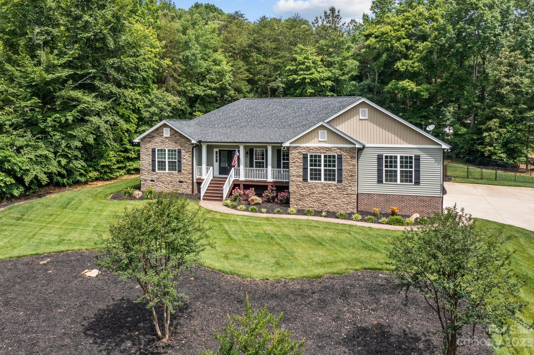 Property image 3 of 8800 Dog Leg Road in Sherwood Shores, Sherrills Ford, NC 28673