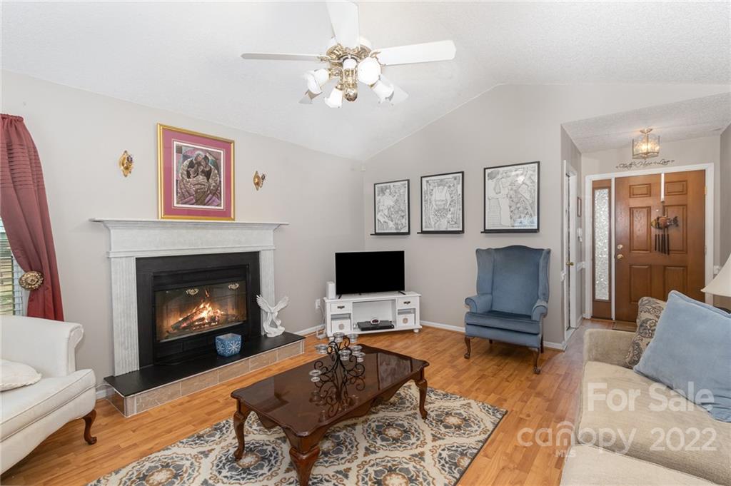 Property image 2 of 7700 Pence Pond Lane in Pence Pond, Charlotte, NC 28227