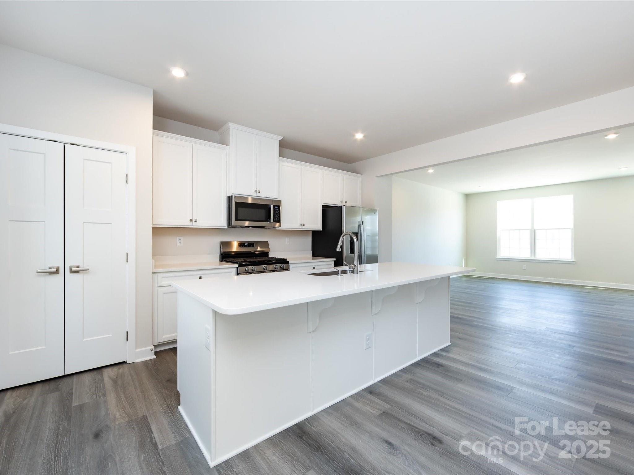 Property image 2 of 435 Moondance Drive in Tupelo, Gastonia, NC 28054