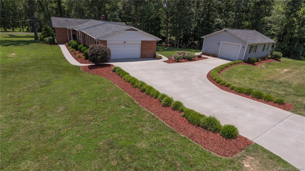 Property image 2 of 1110 Brafford Drive in Brafford Farms, Concord, NC 28025