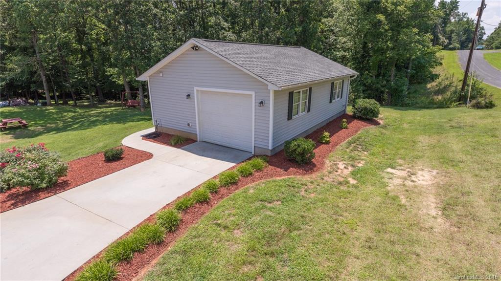 Property image 3 of 1110 Brafford Drive in Brafford Farms, Concord, NC 28025