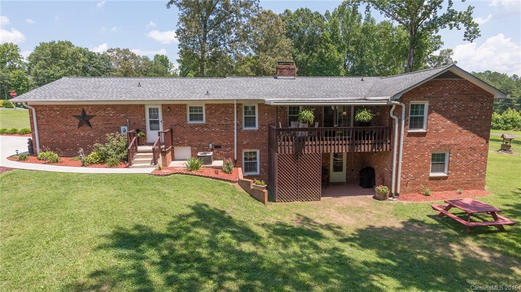 Property image 4 of 1110 Brafford Drive in Brafford Farms, Concord, NC 28025