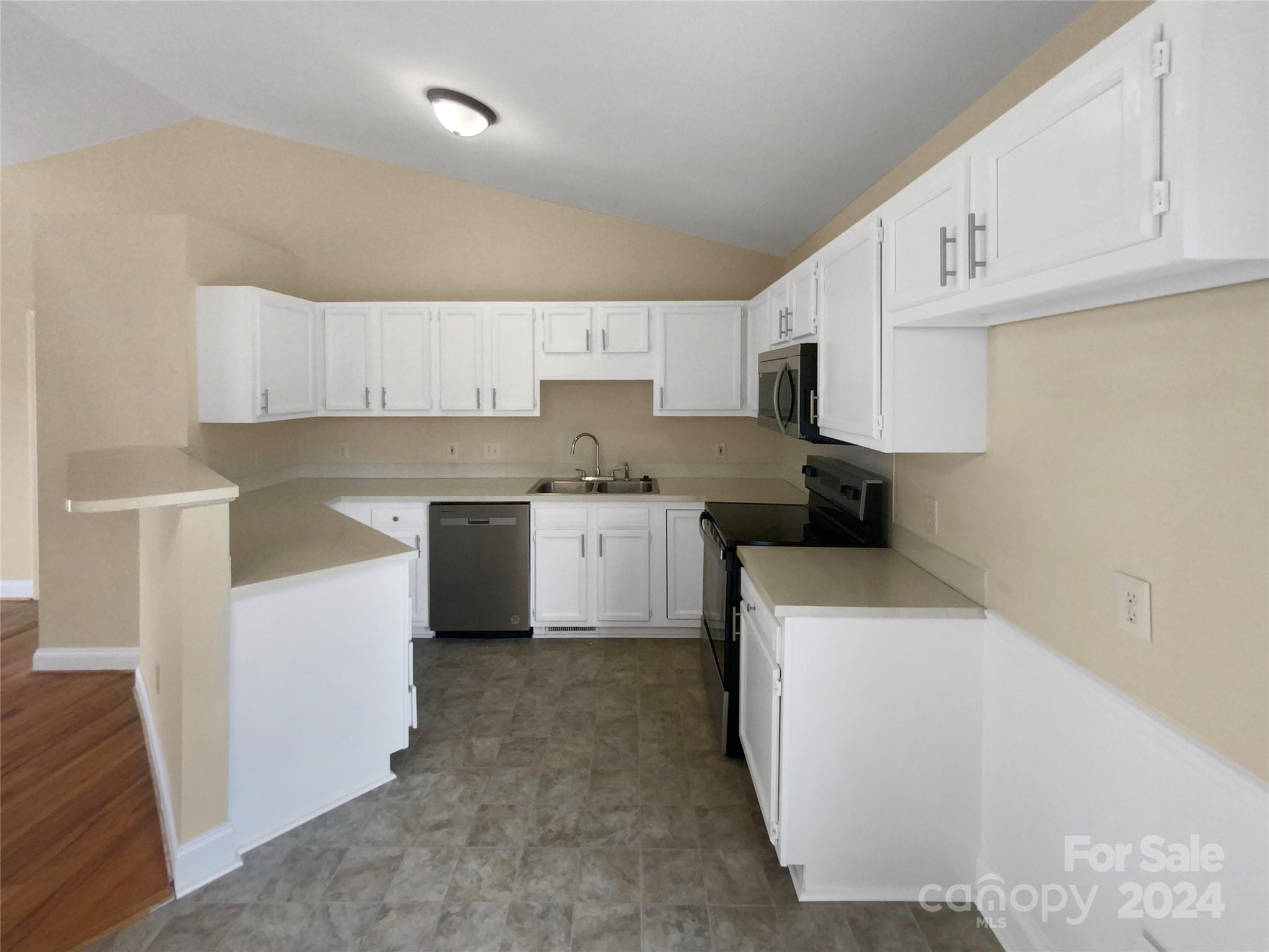 Property image 2 of 5209 Harmon Place in Brantley Woods, Kannapolis, NC 28083