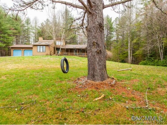 Property image 3 of 213 Deerpath Lane in Canarian Estates, Hendersonville, NC 28739