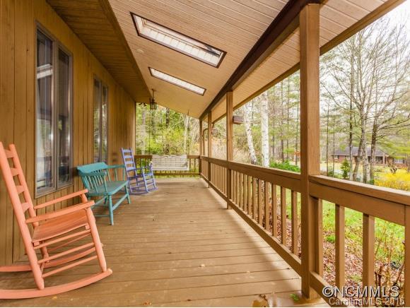 Property image 4 of 213 Deerpath Lane in Canarian Estates, Hendersonville, NC 28739