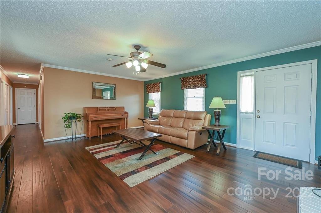 Property image 3 of 1607 Magnum Road in Forest Ridge, Hickory, NC 28602