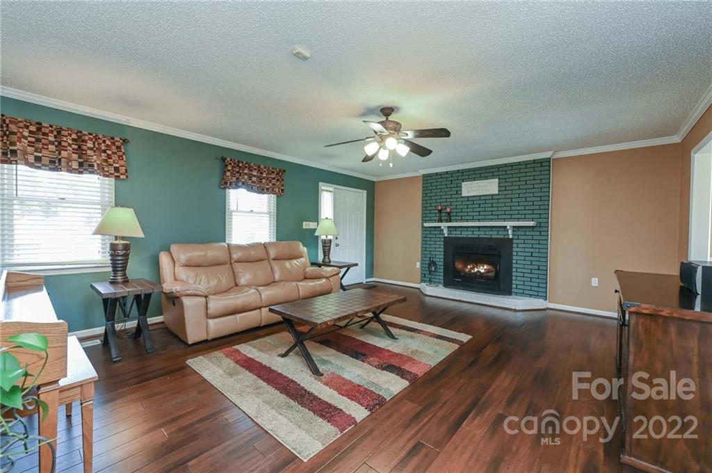 Property image 5 of 1607 Magnum Road in Forest Ridge, Hickory, NC 28602