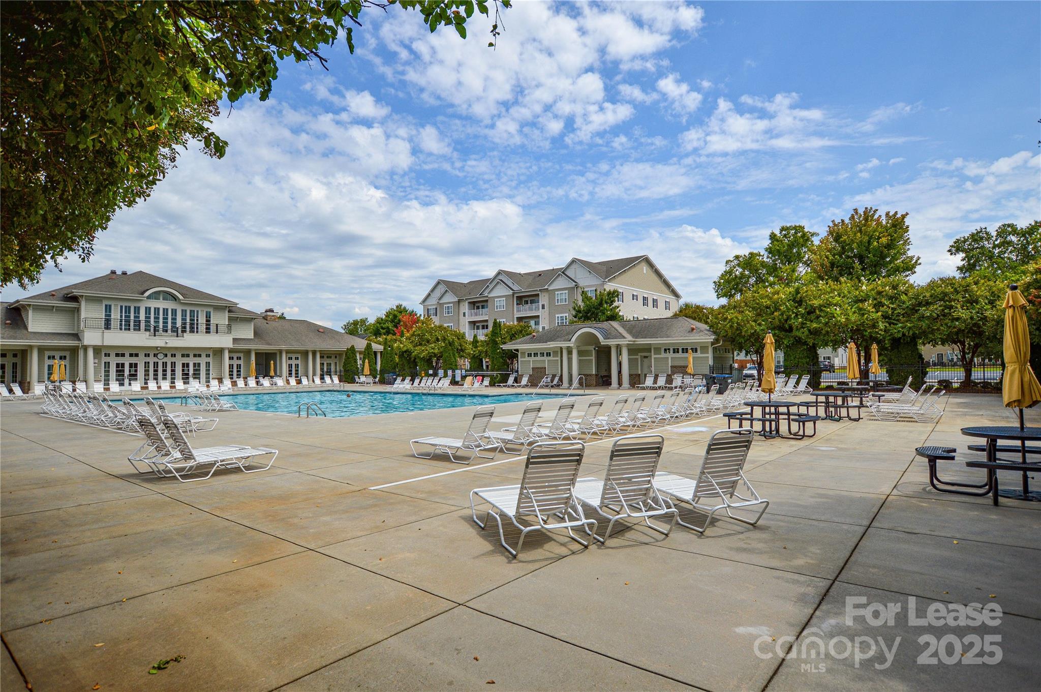 Property image 2 of 2184 Belle Vernon Avenue in Park South Station, Charlotte, NC 28210