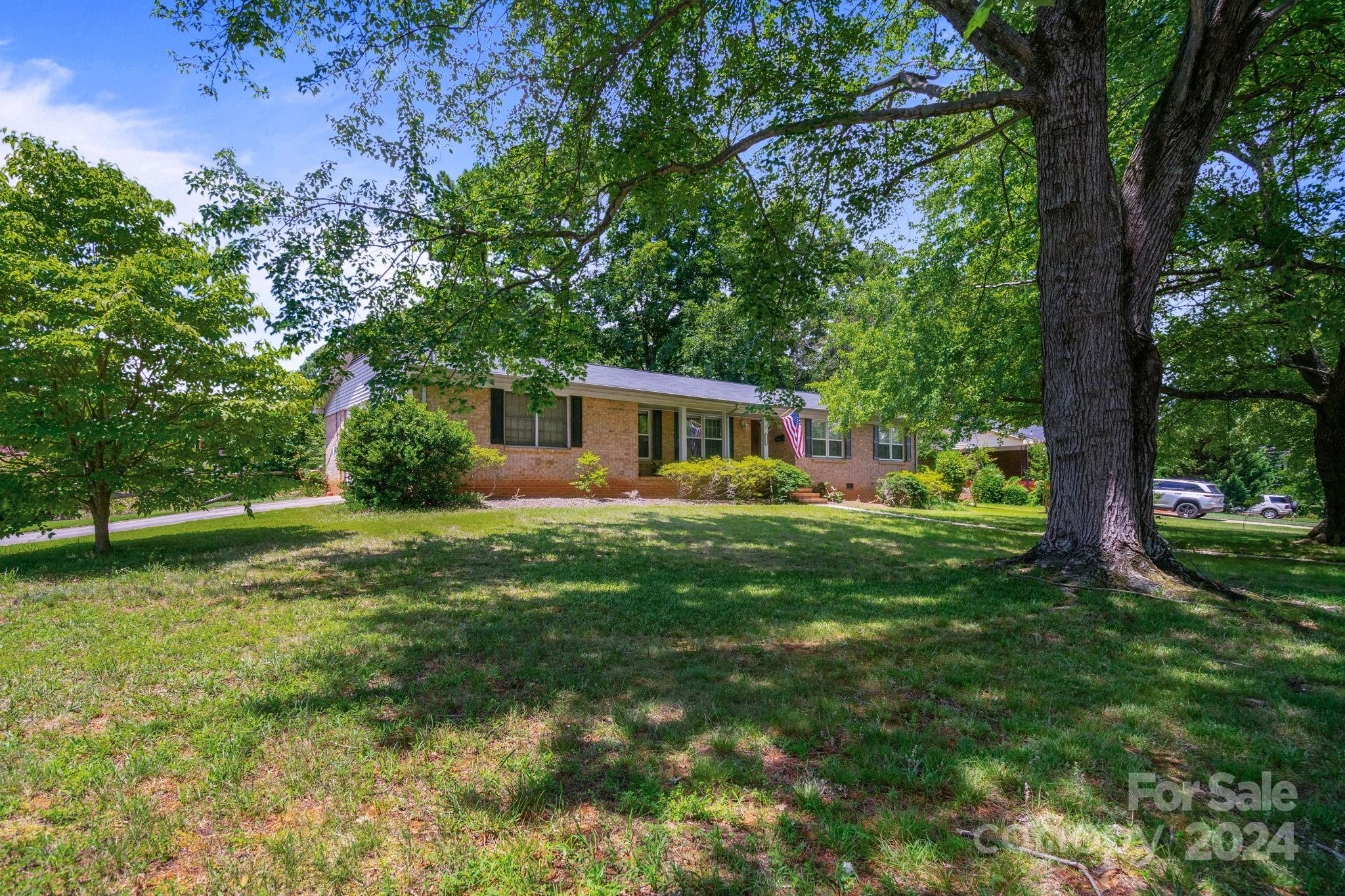 Property image 2 of 2259 Helen Drive in Sedgefield, Gastonia, NC 28054