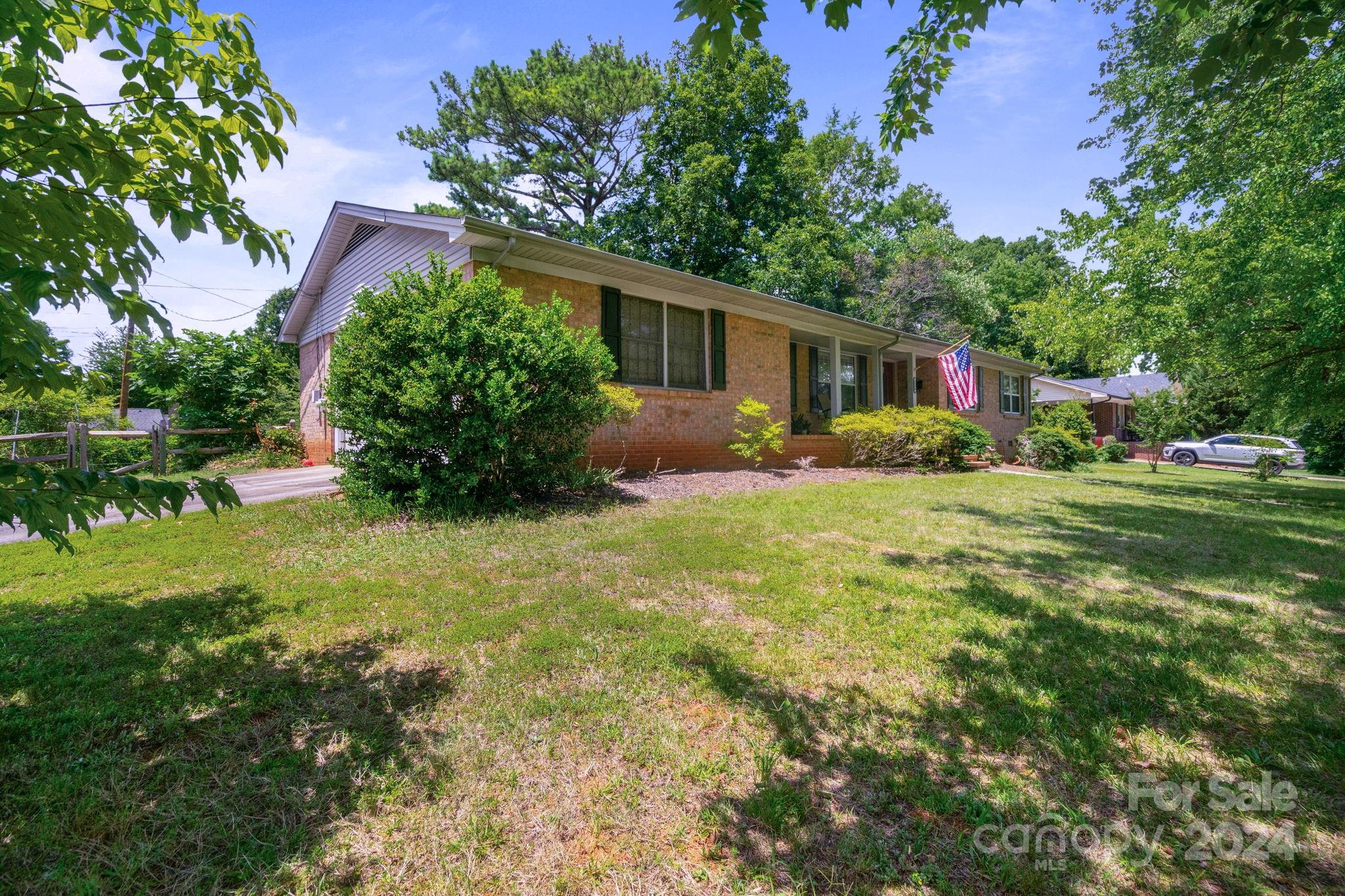 Property image 3 of 2259 Helen Drive in Sedgefield, Gastonia, NC 28054