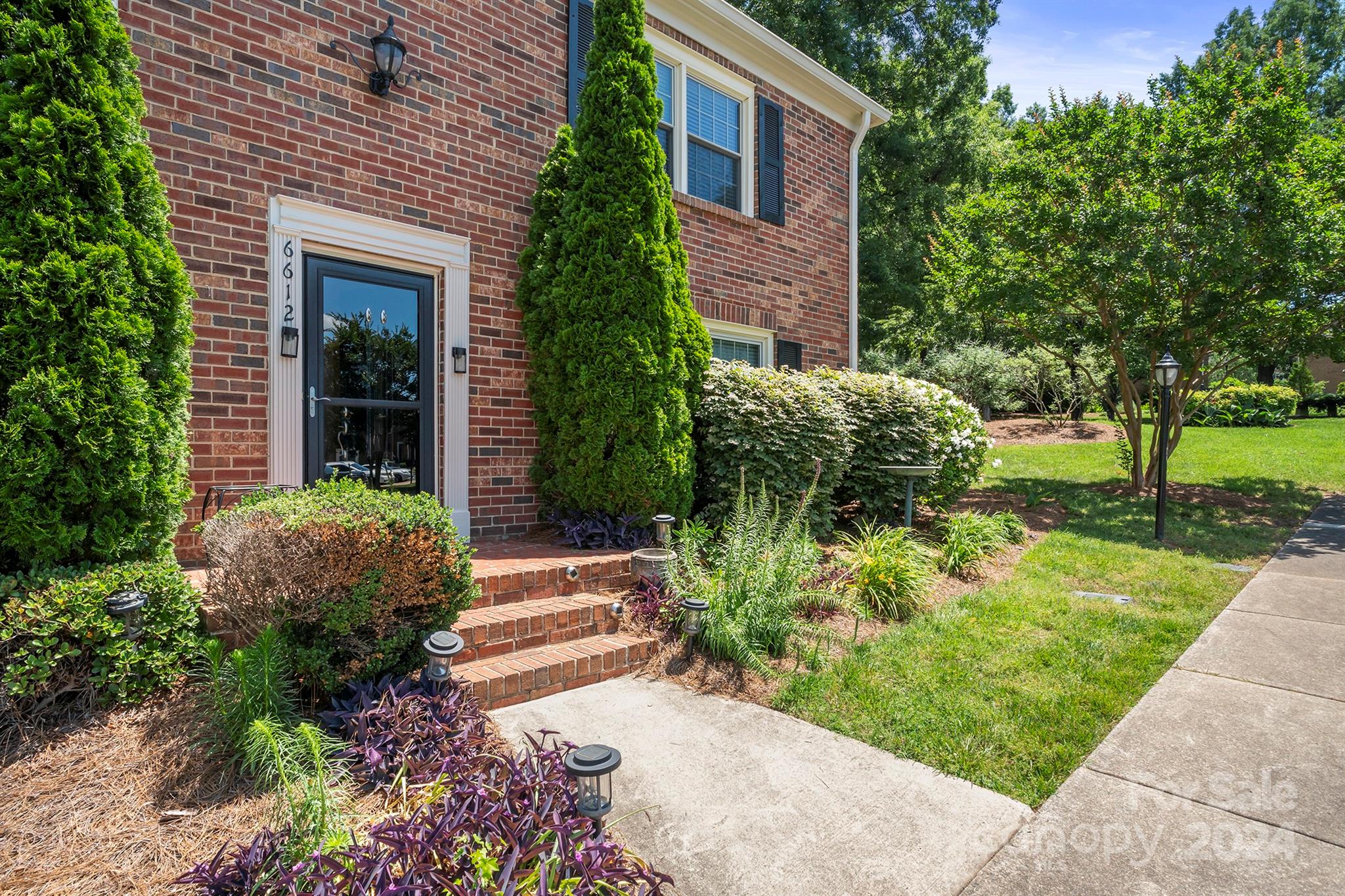 Property image 3 of 6612 Bunker Hill Circle in Olde Georgetowne, Charlotte, NC 28210