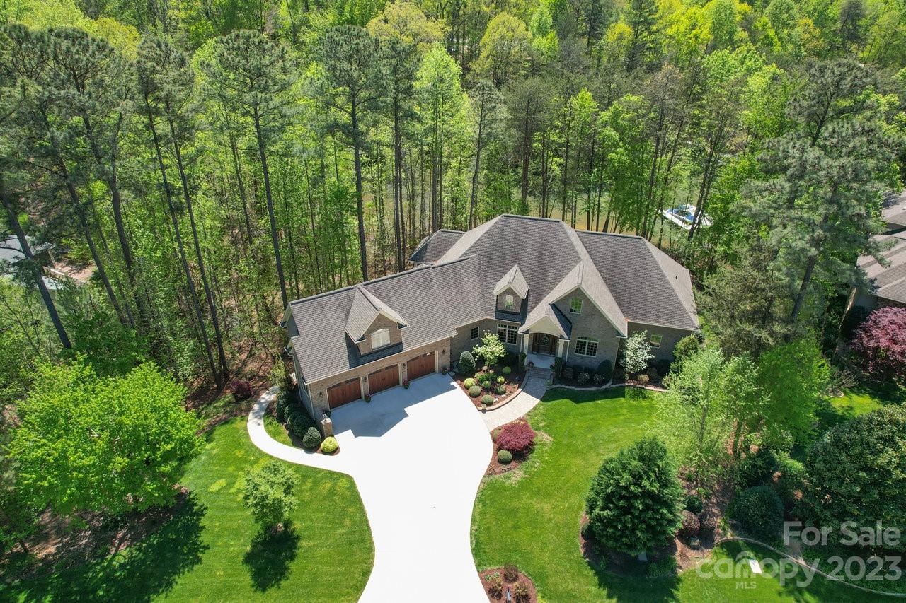 Property image 2 of 7632 Cottonwood Drive in Lakewood, Denver, NC 28037