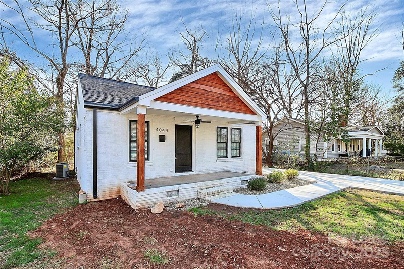 Property image 2 at 4044 Dinglewood Avenue, Charlotte, NC 28205