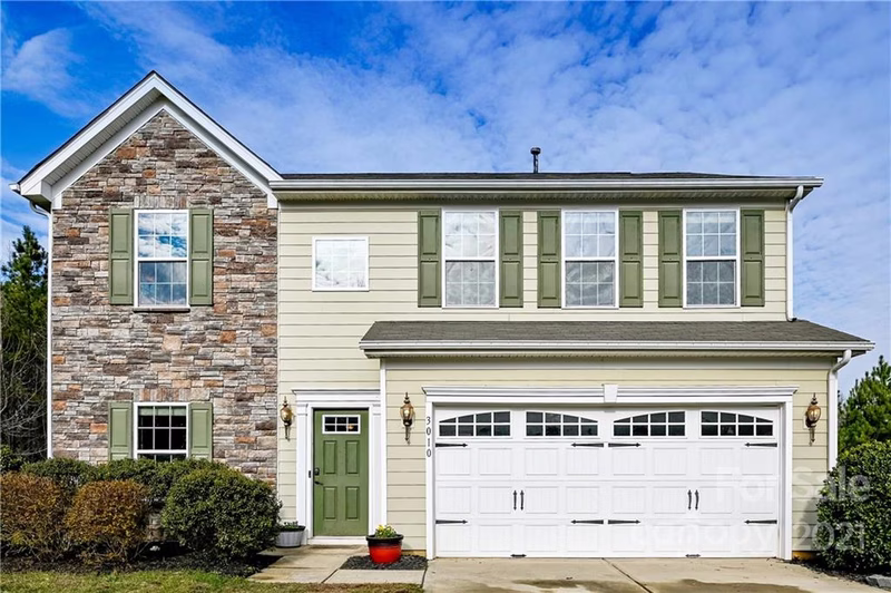 3010 Robusta Court