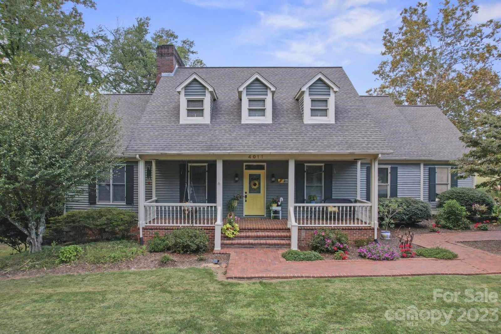 Property image 1 at 4011 Pinecrest Drive, Hickory, NC 28601