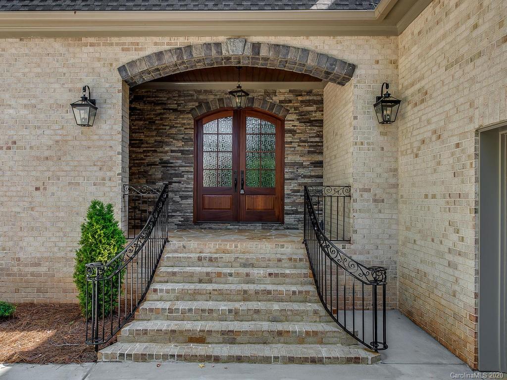 Property image 2 of 4329 Tottenham Road in Kingswood, Charlotte, NC 28226