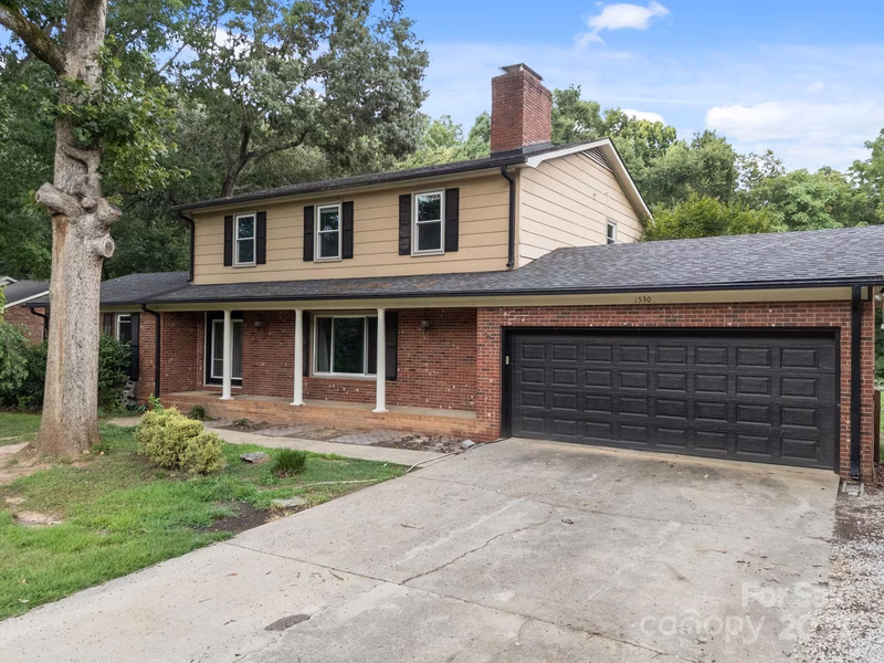 Woodland Hills, Salisbury Community