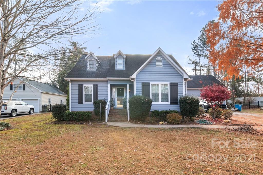 Property image 2 of 1229 Honeybee Trail in Old Orchard, Fort Mill, SC 29715