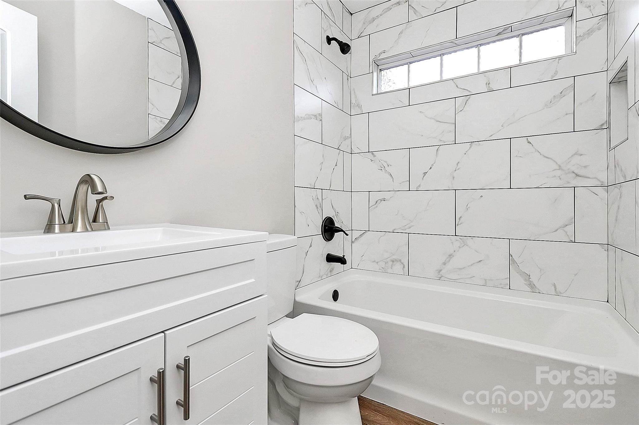 Property image 5 of 4032 Dinglewood Avenue in Howie Acres, Charlotte, NC 28205