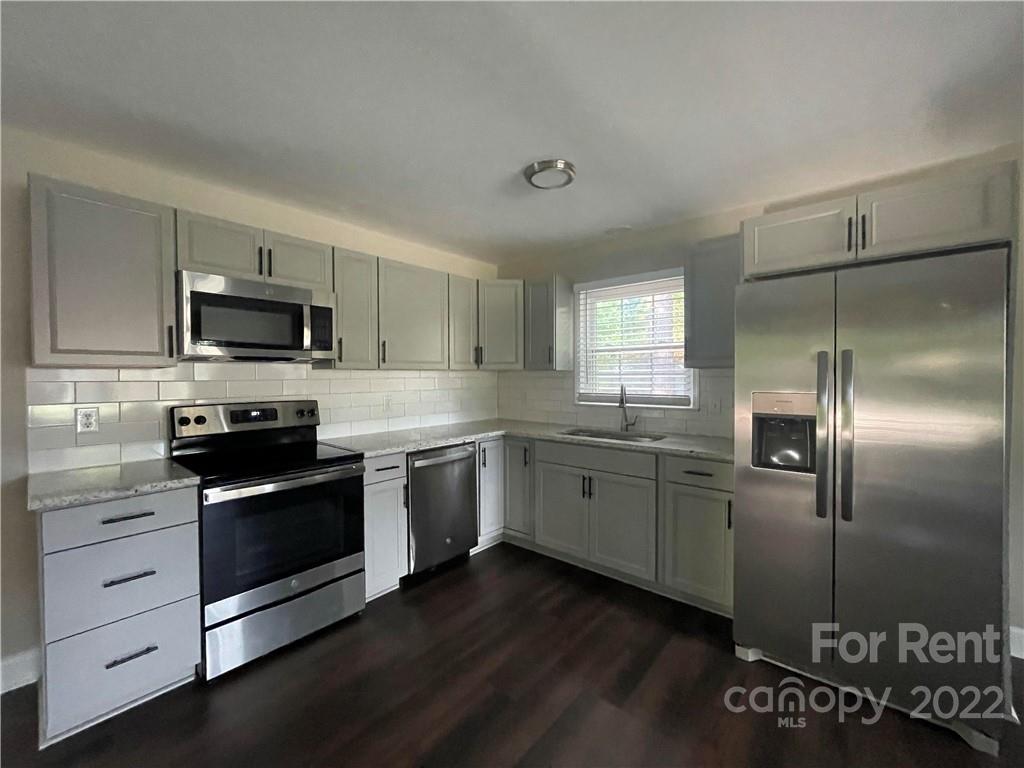 Property image 4 of 1700 Dixon Road in Kingswood, Gastonia, NC 28054