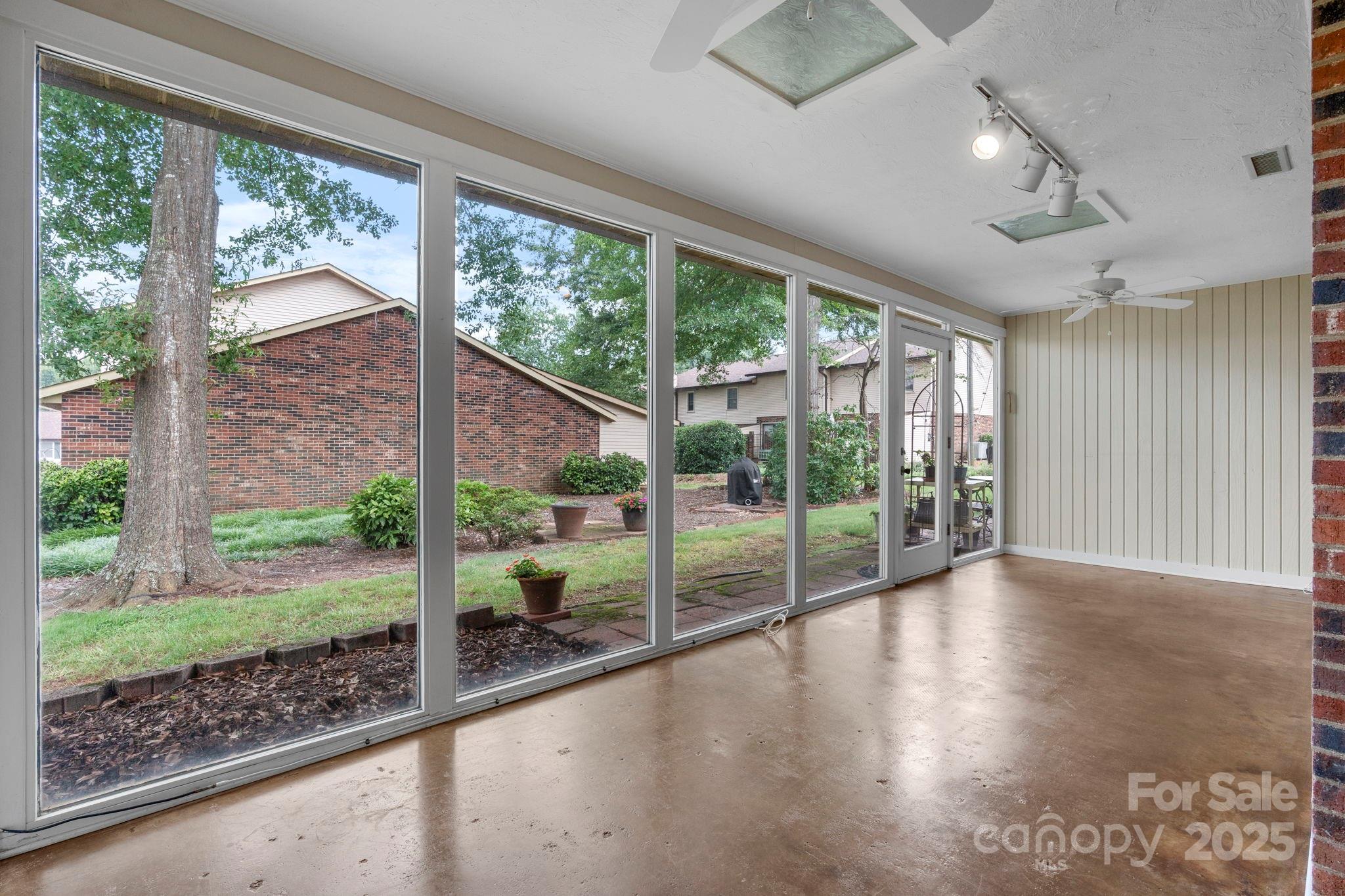 Property image 2 of 1330 5th Street in Tara Woods, Hickory, NC 28601