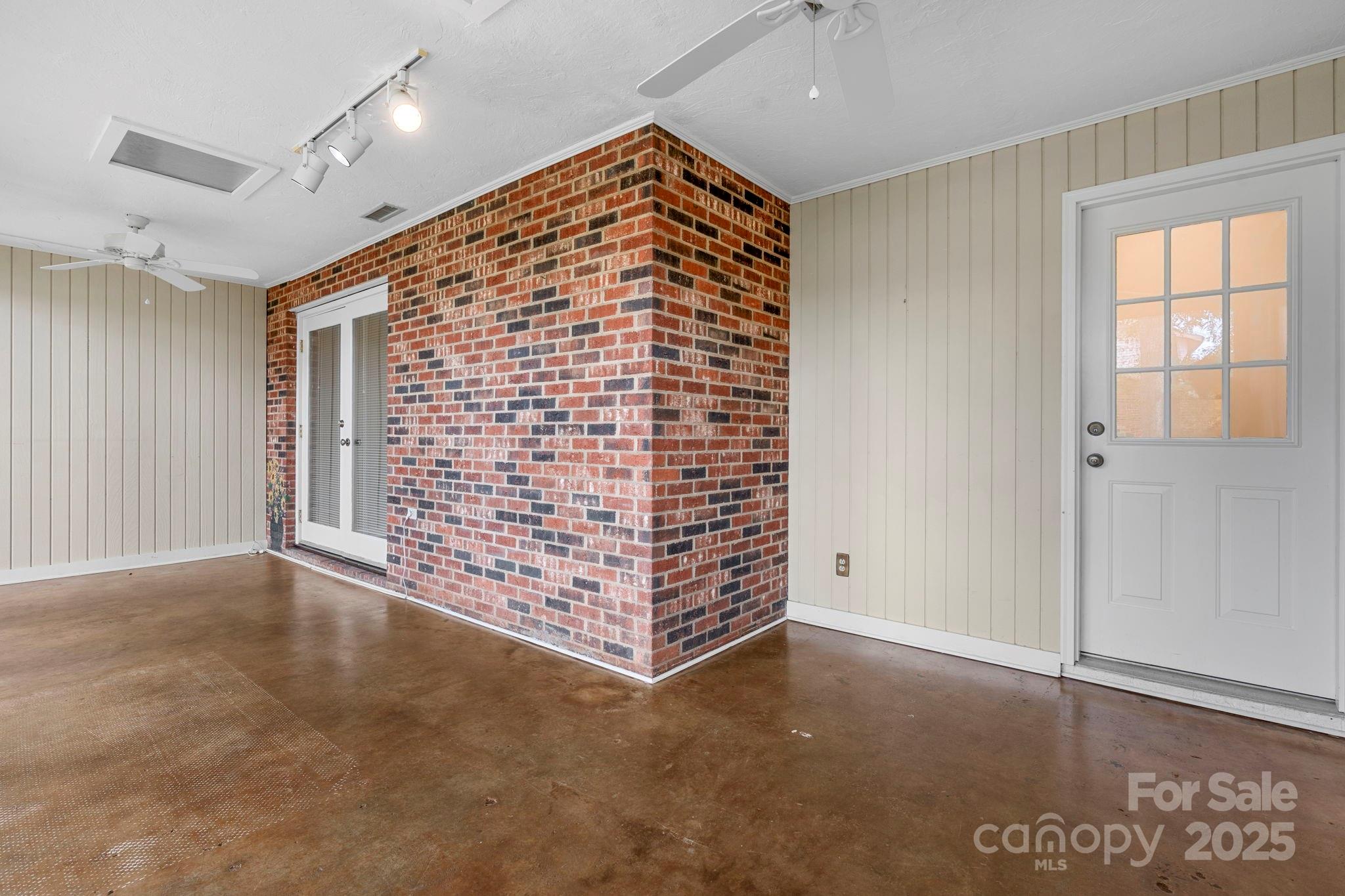 Property image 3 of 1330 5th Street in Tara Woods, Hickory, NC 28601