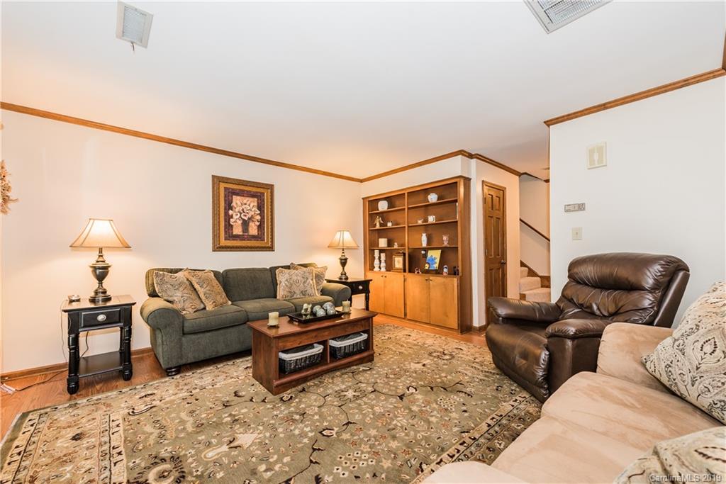 Property image 4 of 1033 Wexford Place in Ridgeview, Concord, NC 28027