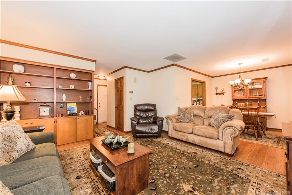 Property image 5 of 1033 Wexford Place in Ridgeview, Concord, NC 28027