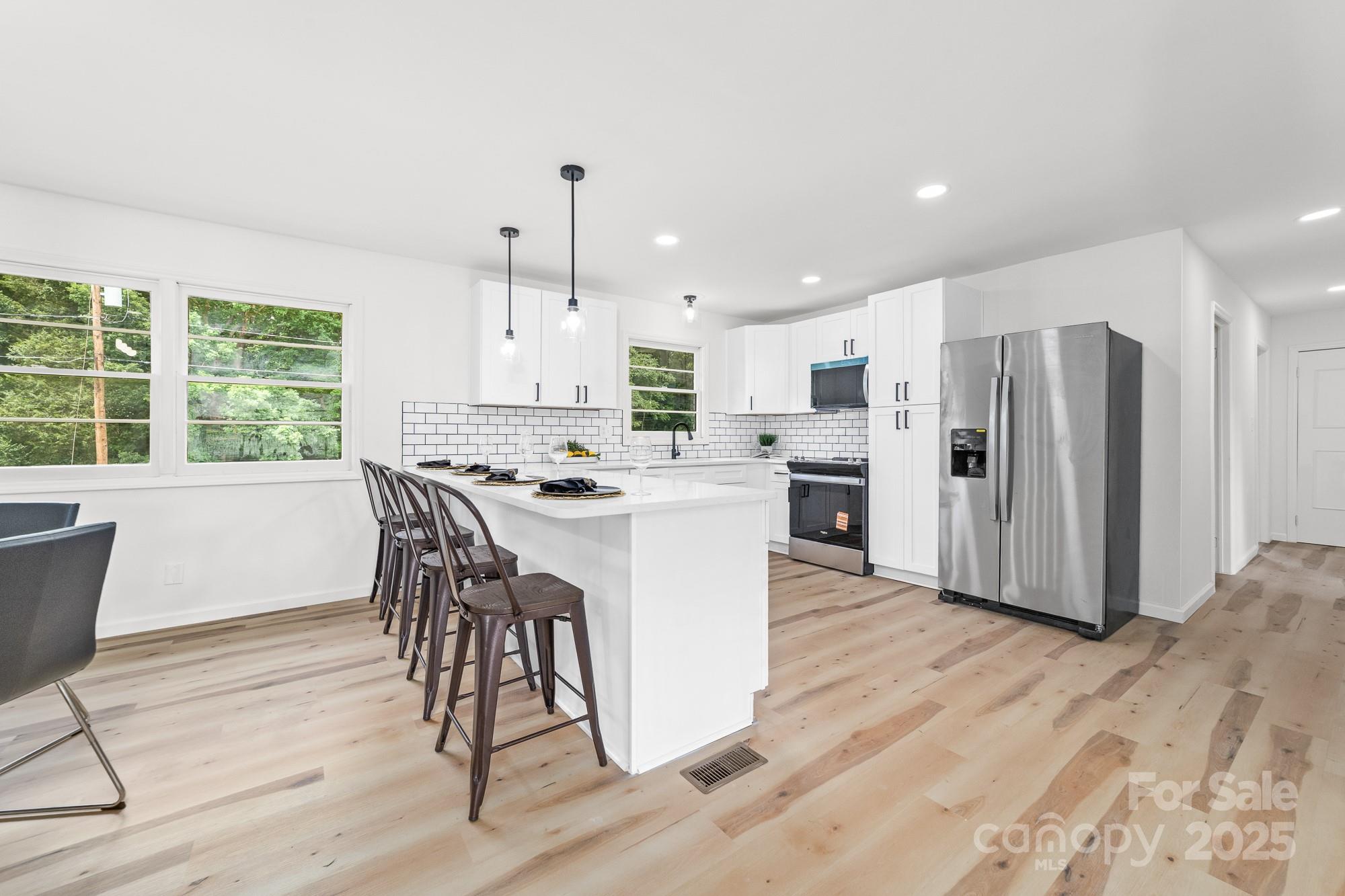 Property image 3 of 2610 Fairgreen Drive in Southgate, Gastonia, NC 28056