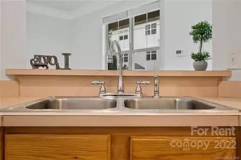 Property image 4 of 6427 Quarterbridge Lane in Michaels Landing, Charlotte, NC 28262