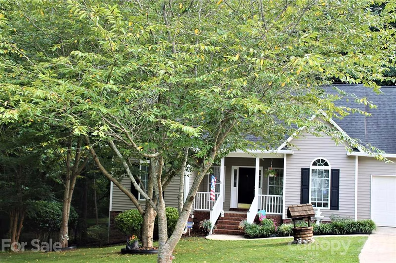 Property image 3 at 318 Cape Breton Trail, Gastonia, NC 28056