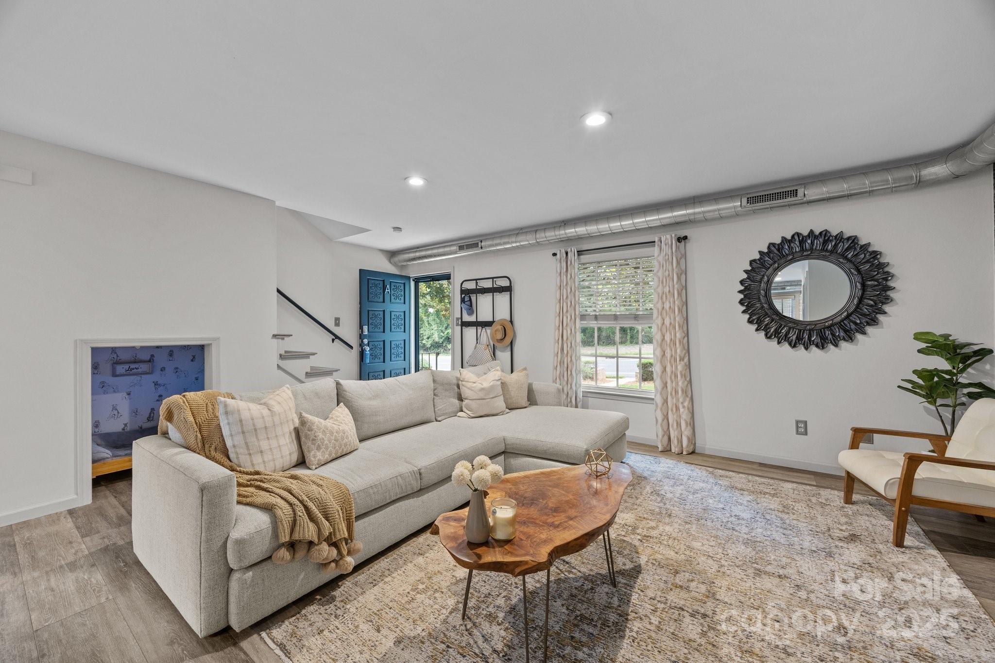 Property image 3 of 3528 Colony Road in Trianon, Charlotte, NC 28211