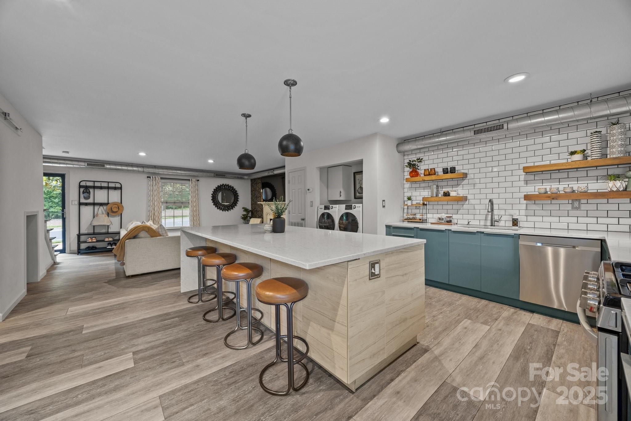 Property image 5 of 3528 Colony Road in Trianon, Charlotte, NC 28211