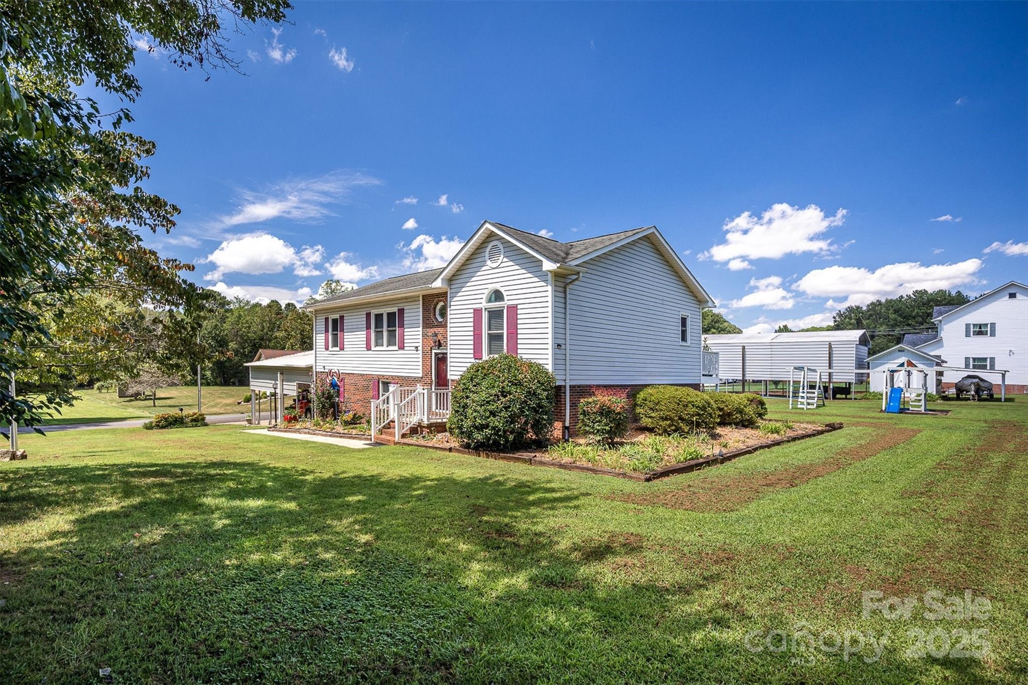 Property image 2 of 2184 Little John Trail in Pinehurst Village, Newton, NC 28658