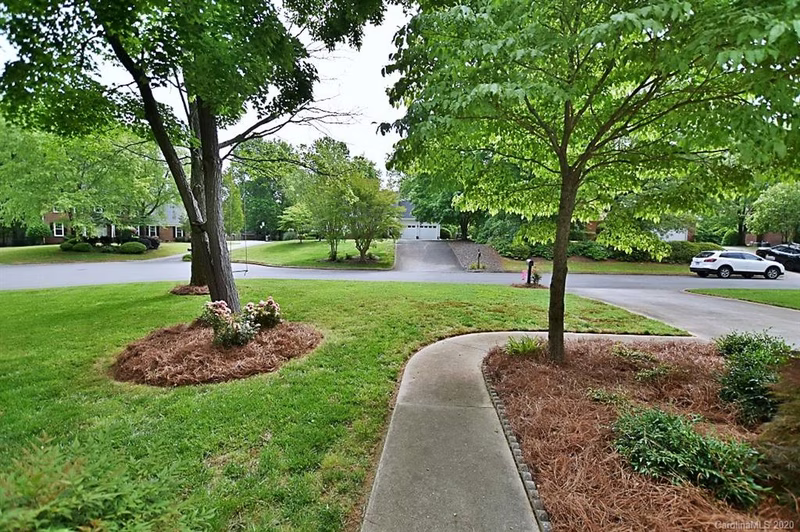 Property image 2 at 2815 Ridgehaven Court, Gastonia, NC 28054