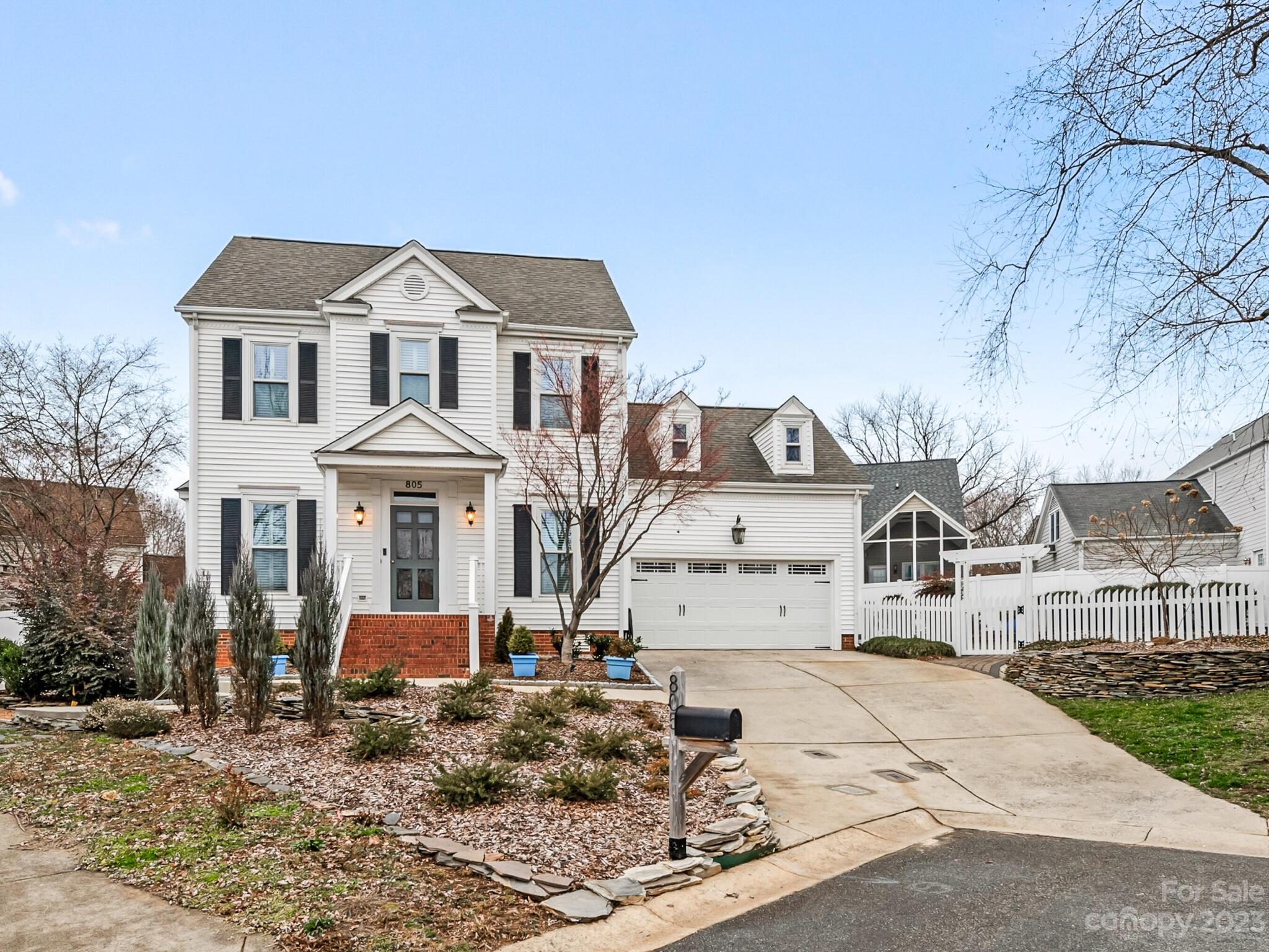Property image 2 of 805 Blackburn Court in Selwyn Farms, Charlotte, NC 28209