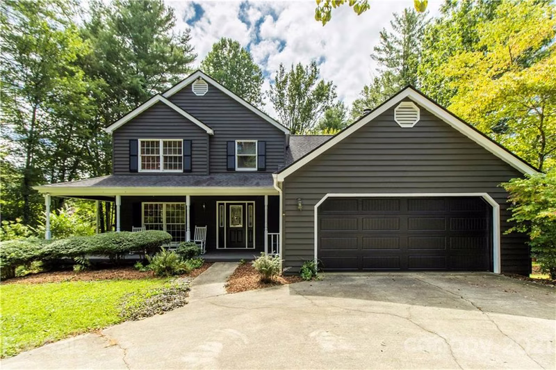 212 Deerpath Lane