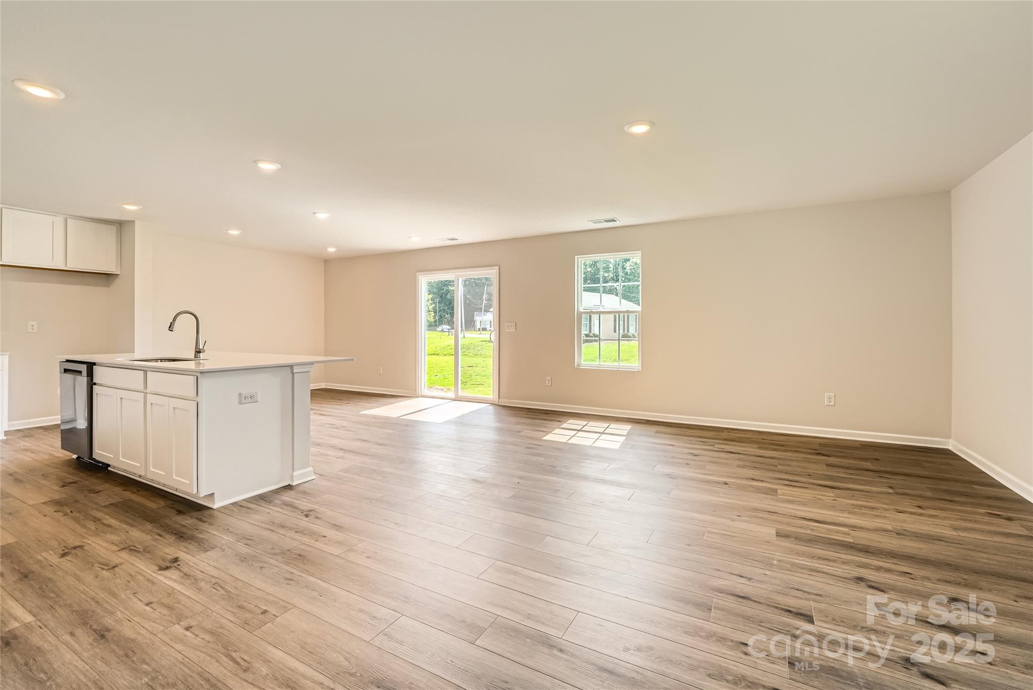 Property image 3 of 2118 Columbidae Lane in Blackwood Creek, Gastonia, NC 28052