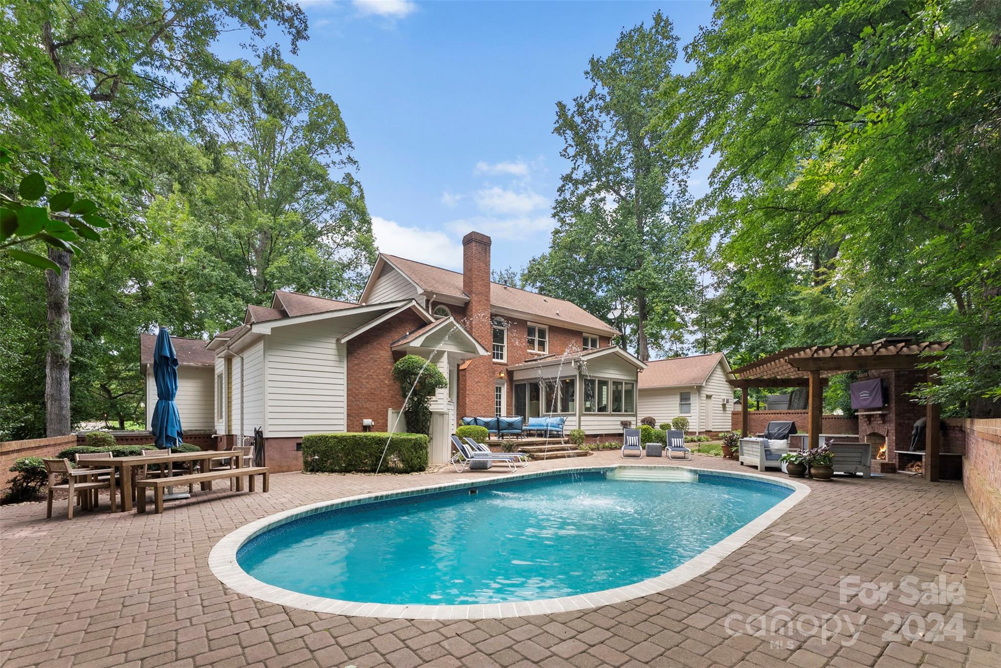 Property image 5 of 8734 Taunton Drive in Wynfield, Huntersville, NC 28078