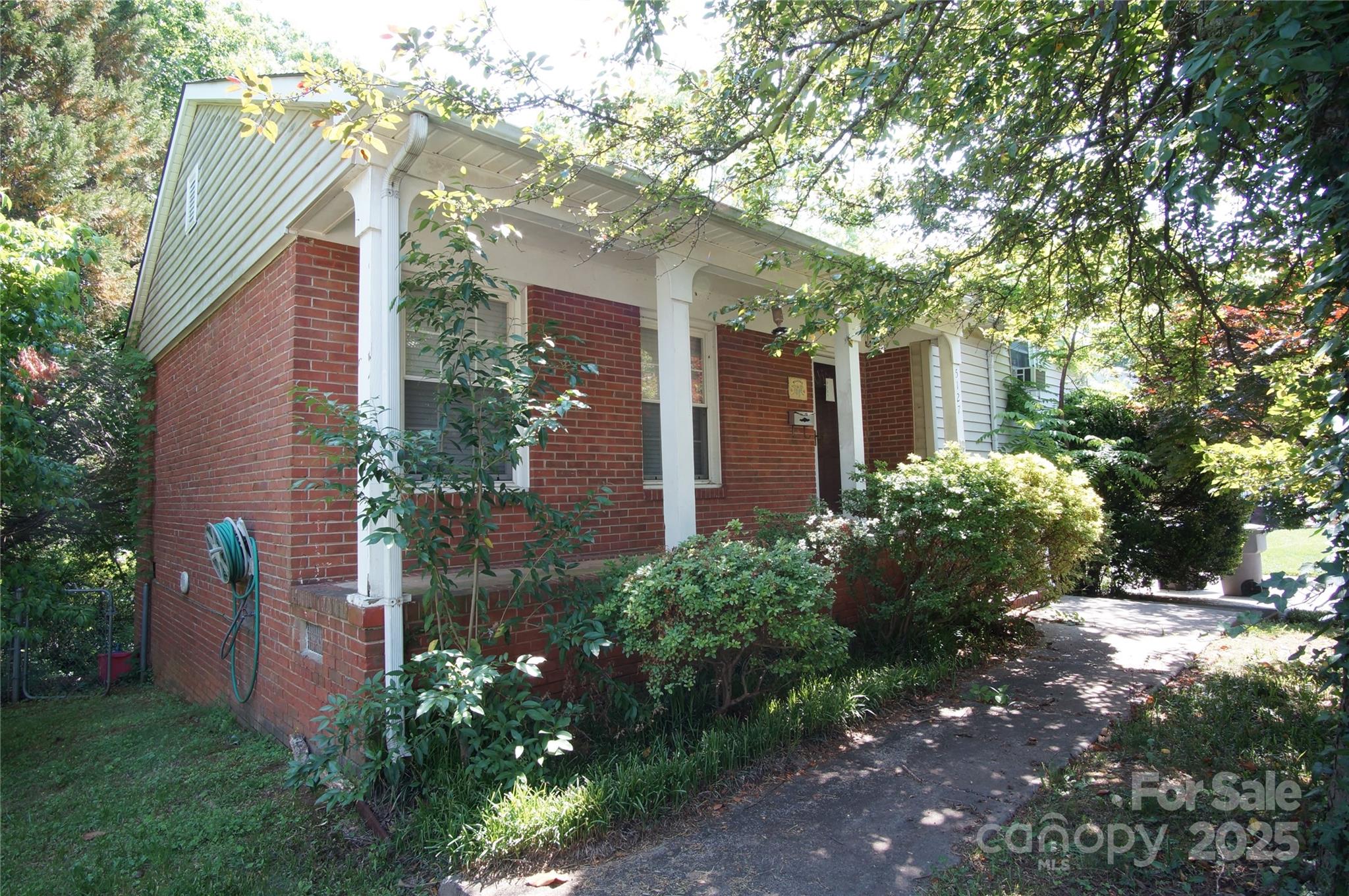 Property image 2 of 5127 Murrayhill Road in Madison Park, Charlotte, NC 28210