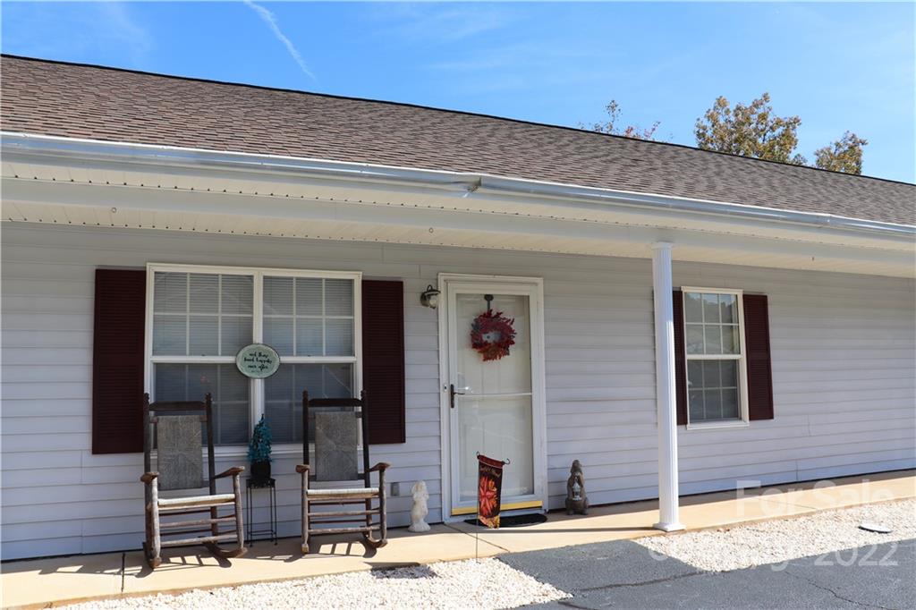 Property image 2 of 126 24th Street in Mimosa Gardens, Hickory, NC 28601